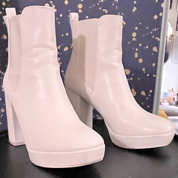 Mia Genesis Off White Platform Ankle Boots - Picture 10 of 15